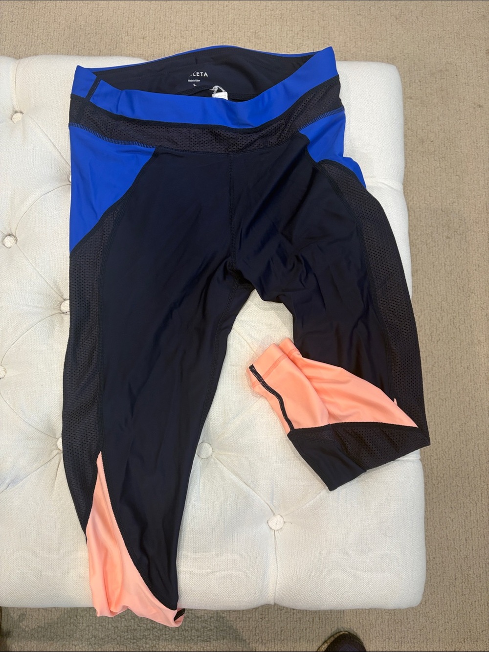 Athleta women’s water Colorblock Capri Leggings - Black, Blue & Peach
